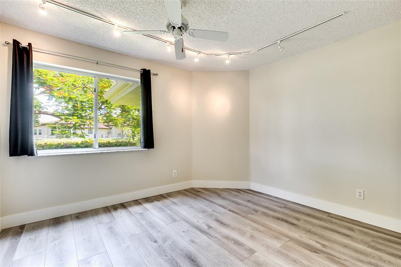 Image 28 of 39 For 9321 9th Pl  9321