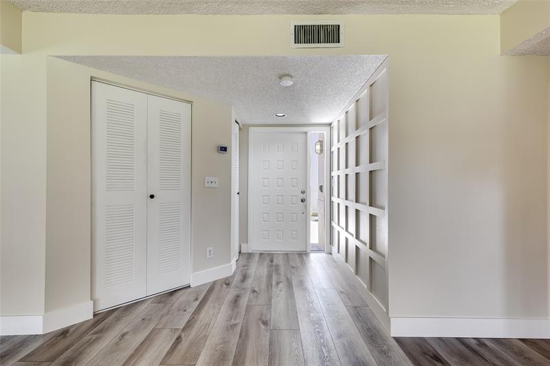 Image 5 of 39 For 9321 9th Pl  9321