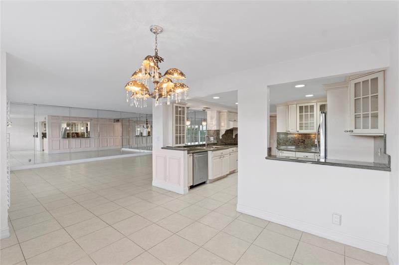 Image 23 of 55 For 4900 Ocean Blvd  317