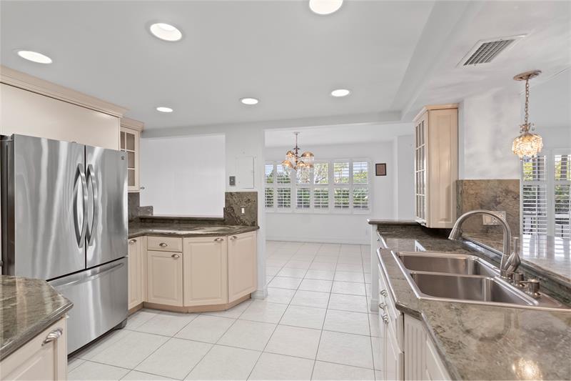 Image 26 of 55 For 4900 Ocean Blvd  317