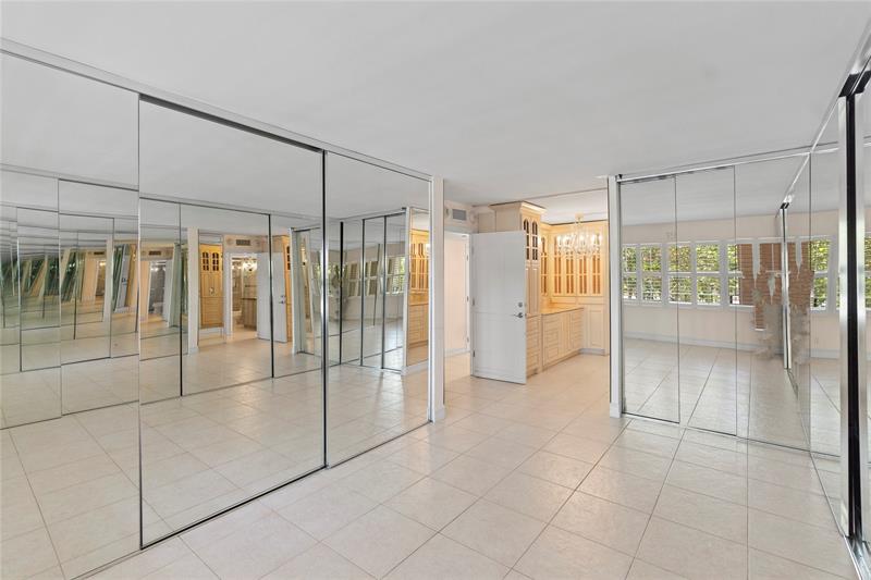 Image 33 of 55 For 4900 Ocean Blvd  317