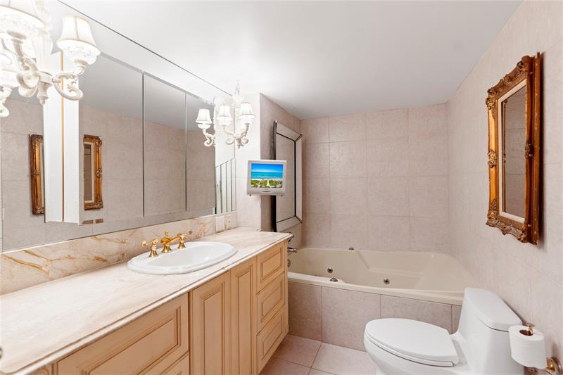 Image 36 of 55 For 4900 Ocean Blvd  317