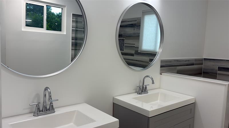 Image 4 of 7 For 117 118th Dr