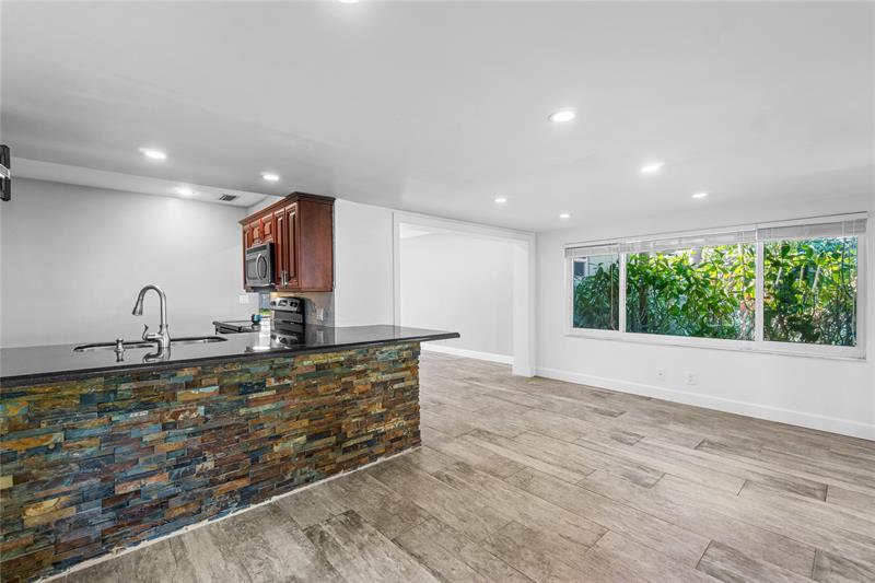 Image 13 of 34 For 1683 8th Ave