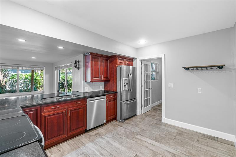 Image 14 of 34 For 1683 8th Ave