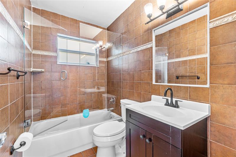 Image 22 of 34 For 1683 8th Ave