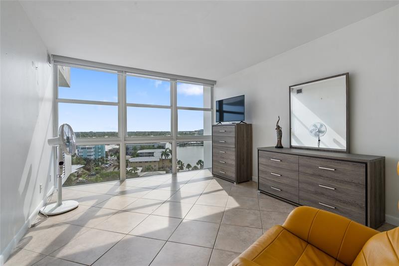 Image 15 of 18 For 2841 Ocean Blvd