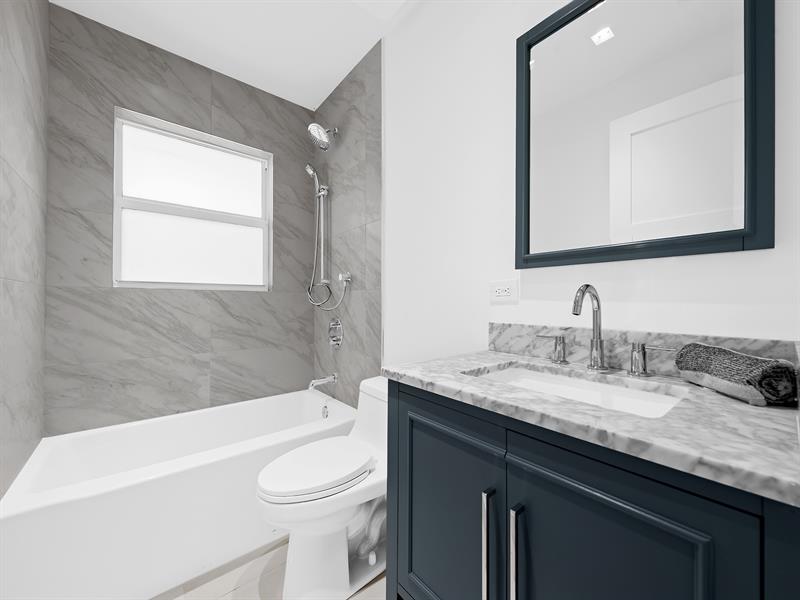 Image 21 of 28 For 332 29th St  
