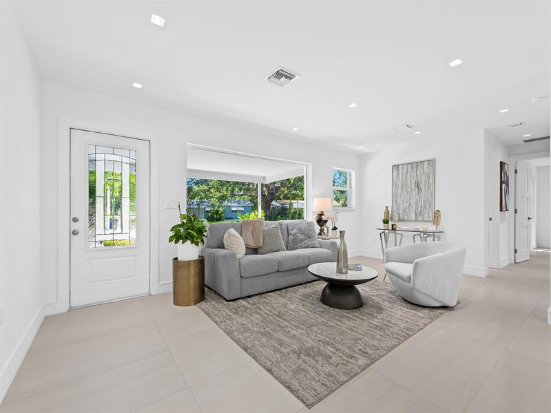 Image 7 of 28 For 332 29th St  