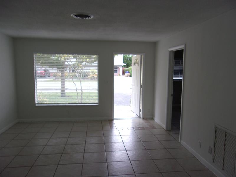 Image 4 of 5 For 270 8th Ter  