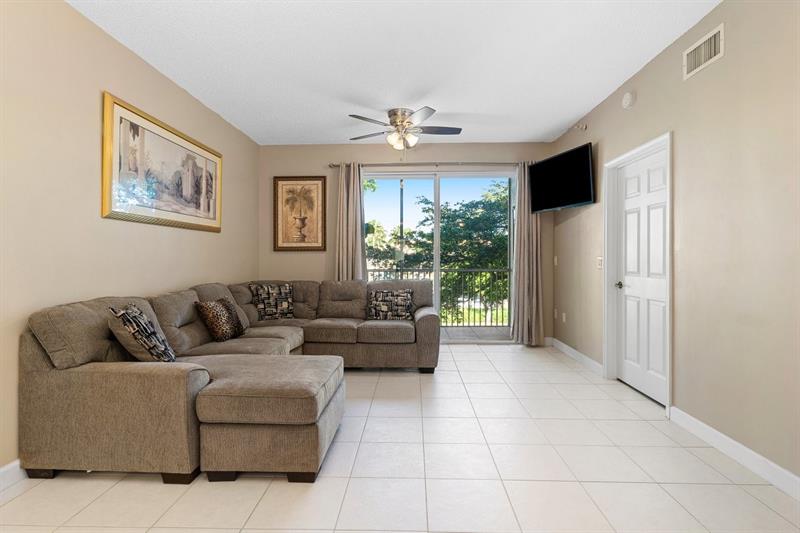Image 16 of 28 For 7775 Southampton Terrace  310
