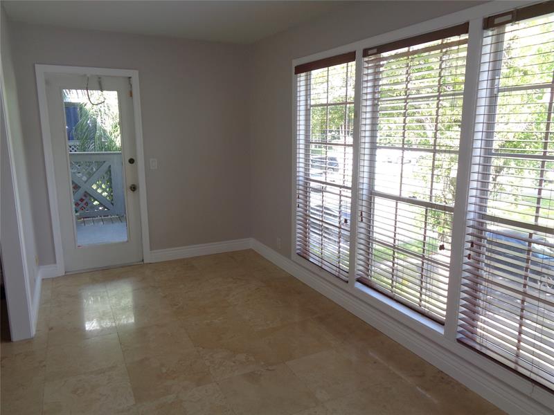 Image 11 of 31 For 5048 Heatherhill Ln  1204