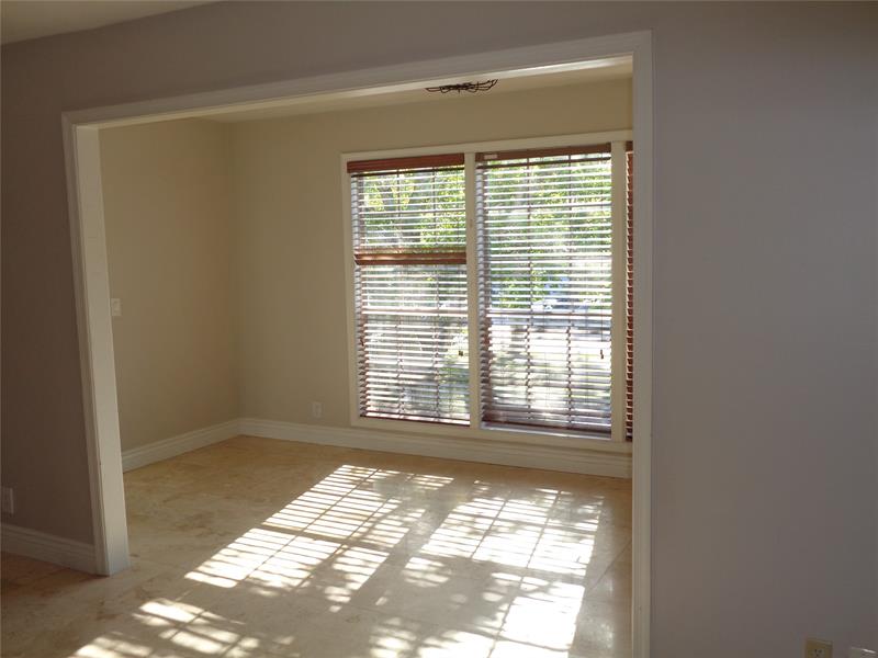Image 12 of 31 For 5048 Heatherhill Ln  1204