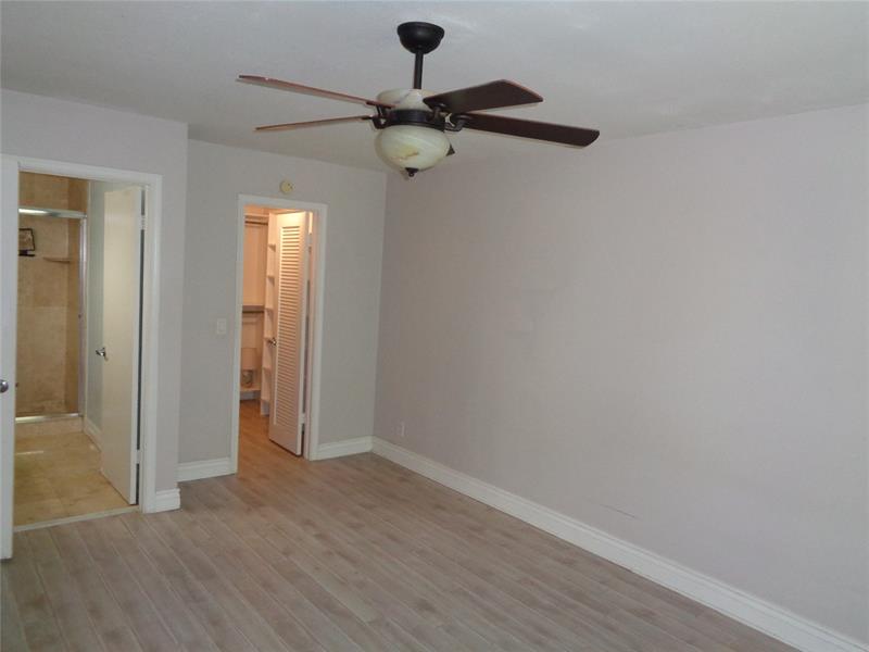 Image 22 of 31 For 5048 Heatherhill Ln  1204