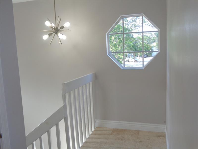 Image 8 of 31 For 5048 Heatherhill Ln  1204