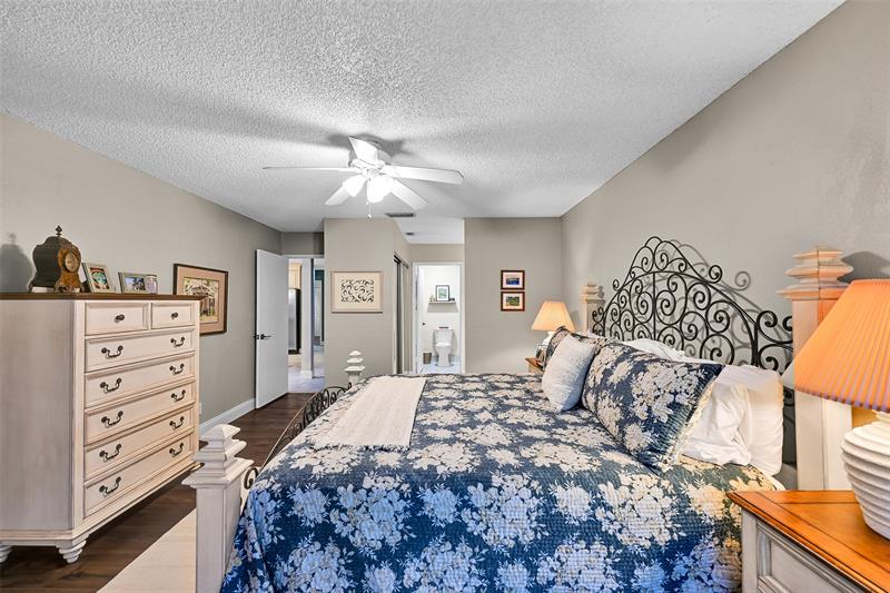Image 10 of 44 For 601 Woodgate Ln  E