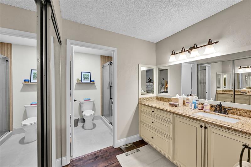 Image 13 of 44 For 601 Woodgate Ln  E