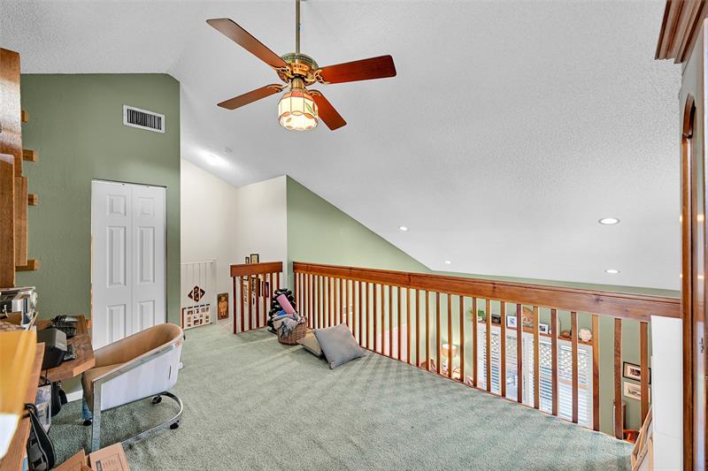 Image 17 of 44 For 601 Woodgate Ln  E