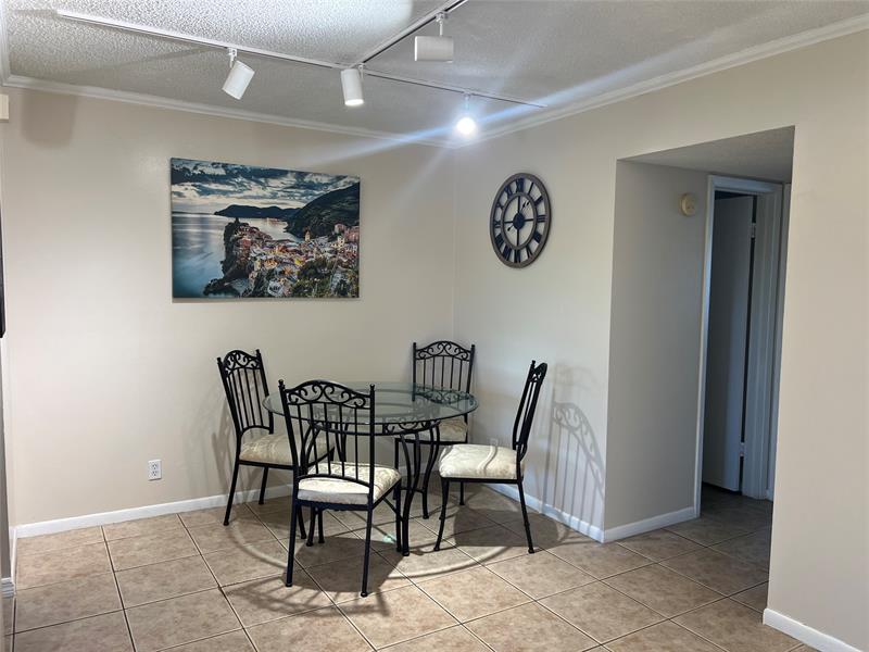 Image 4 of 23 For 1425 Arthur St  314b