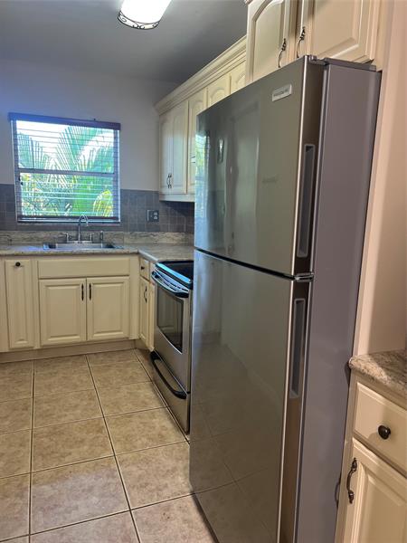 Image 7 of 23 For 1425 Arthur St  314b
