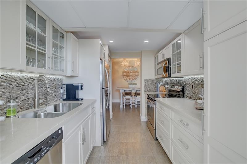 Image 14 of 64 For 2841 Ocean Blvd  501