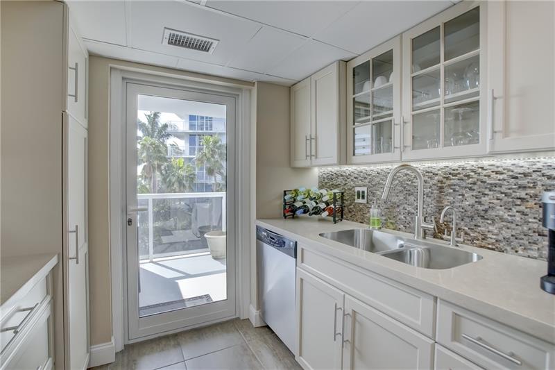 Image 15 of 64 For 2841 Ocean Blvd  501