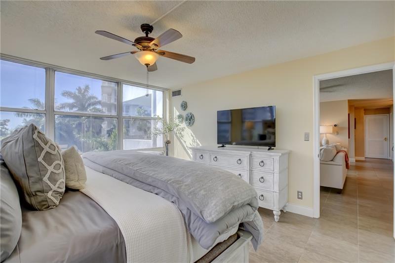 Image 21 of 64 For 2841 Ocean Blvd  501