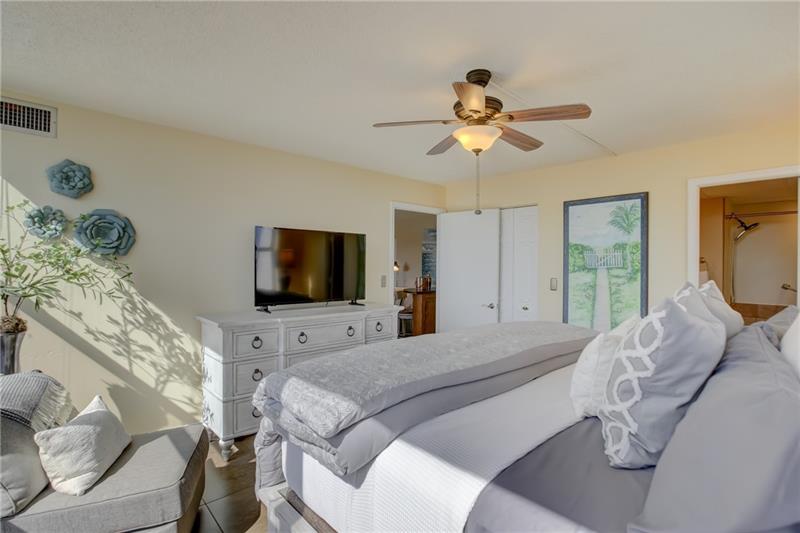 Image 22 of 64 For 2841 Ocean Blvd  501