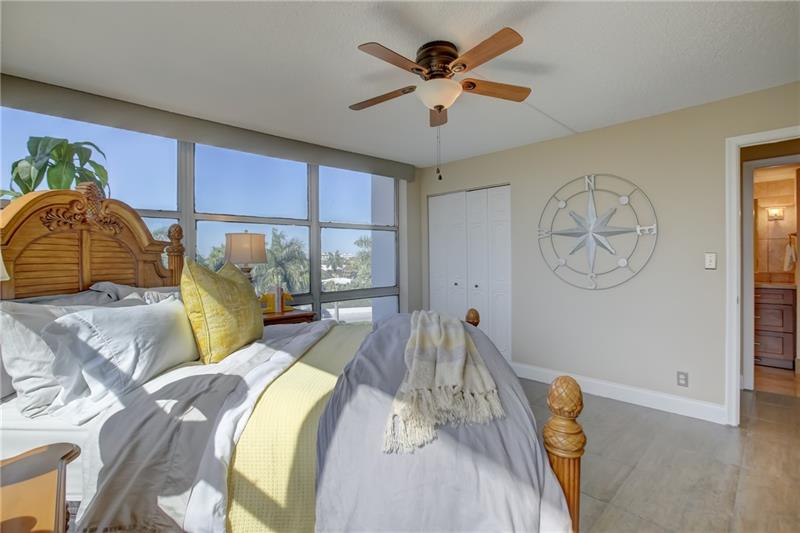 Image 26 of 64 For 2841 Ocean Blvd  501