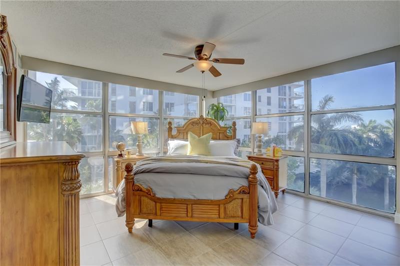 Image 28 of 64 For 2841 Ocean Blvd  501