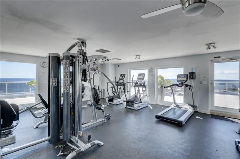 Image 41 of 64 For 2841 Ocean Blvd  501