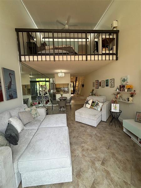 Image 10 of 41 For 3589 Ocean Blvd  L10