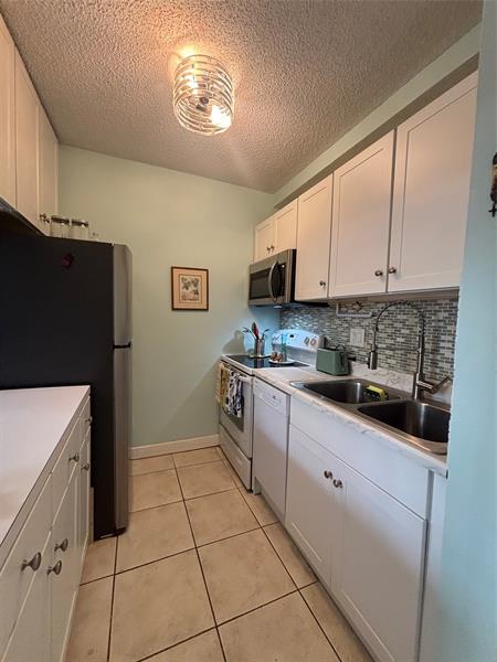 Image 12 of 41 For 3589 Ocean Blvd  L10
