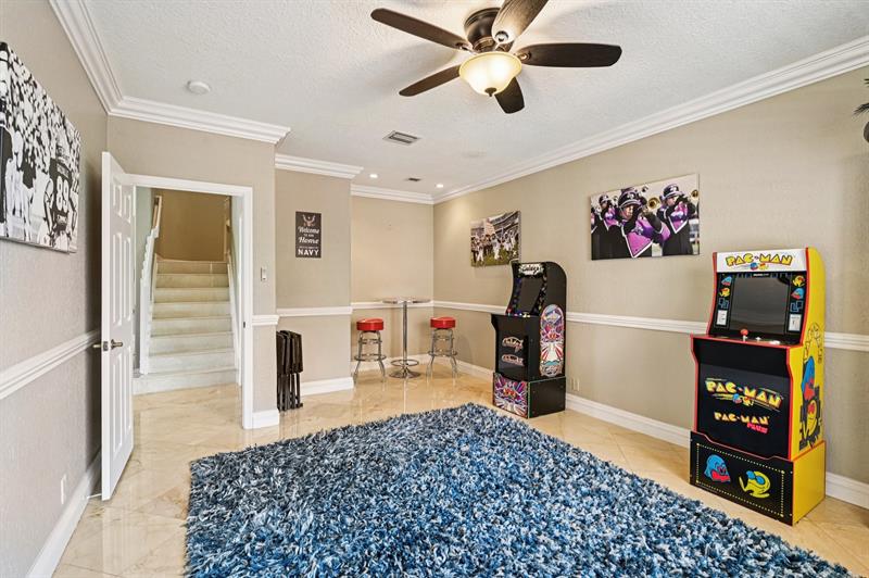 Image 21 of 64 For 640 167th Way