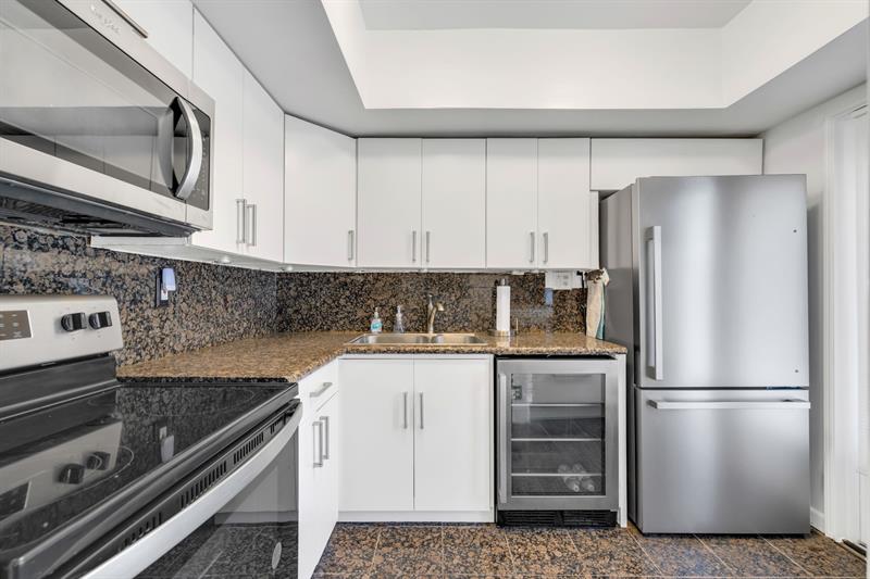 Image 3 of 19 For 1967 Ocean Blvd  104