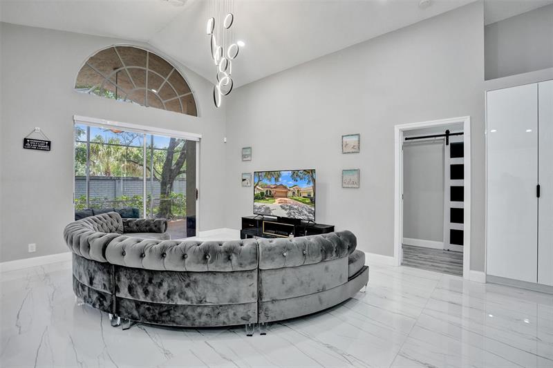 Image 14 of 63 For 5024 95th Dr