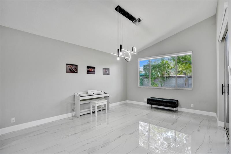 Image 18 of 63 For 5024 95th Dr