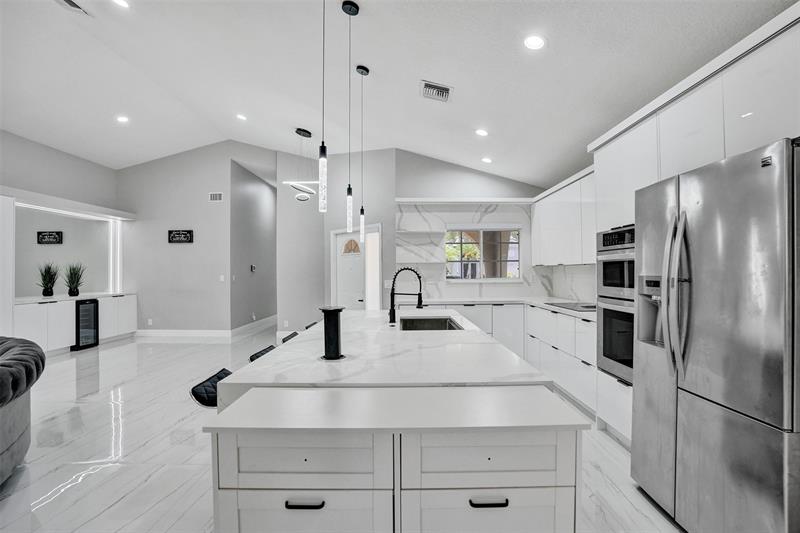 Image 23 of 63 For 5024 95th Dr