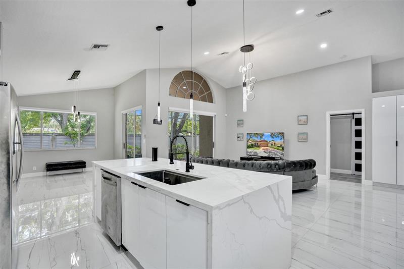 Image 27 of 63 For 5024 95th Dr