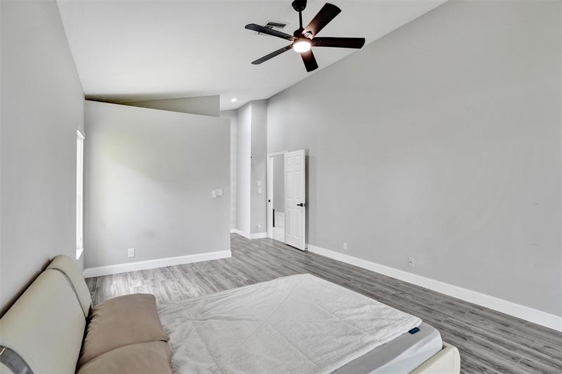 Image 35 of 63 For 5024 95th Dr