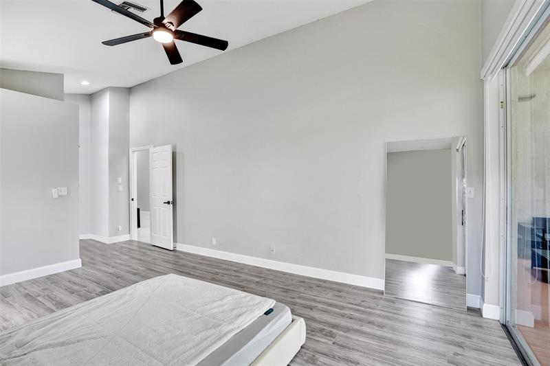 Image 36 of 63 For 5024 95th Dr