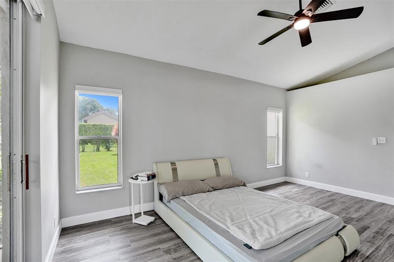 Image 37 of 63 For 5024 95th Dr