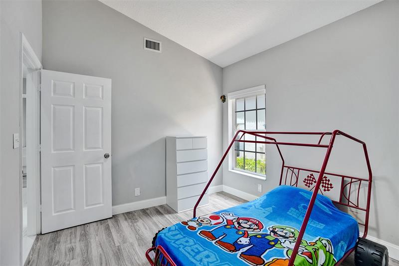 Image 49 of 63 For 5024 95th Dr