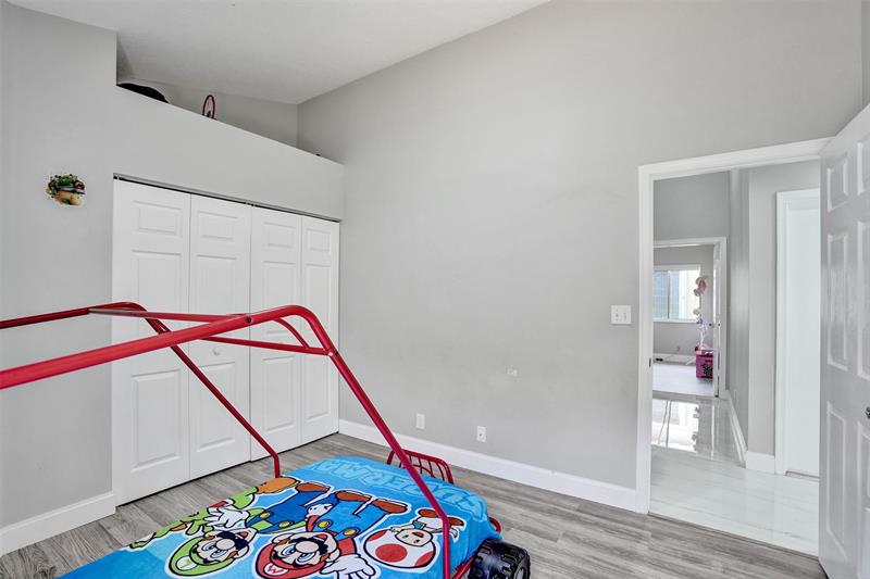 Image 50 of 63 For 5024 95th Dr