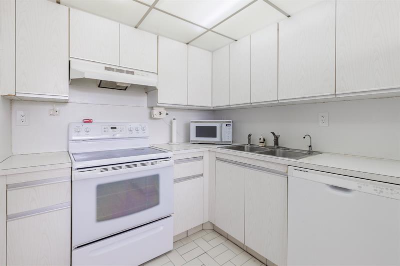 Image 12 of 28 For 8255 Abbott Ave  305
