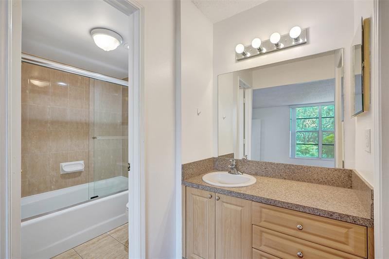Image 13 of 58 For 9481 Evergreen Pl  103