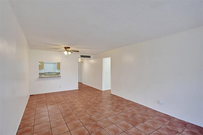 Image 18 of 58 For 9481 Evergreen Pl  103