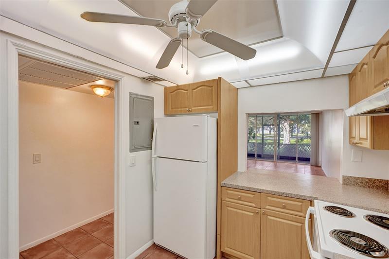 Image 24 of 58 For 9481 Evergreen Pl  103