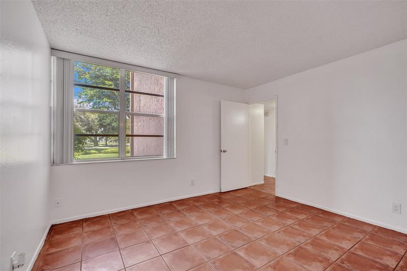 Image 39 of 58 For 9481 Evergreen Pl  103