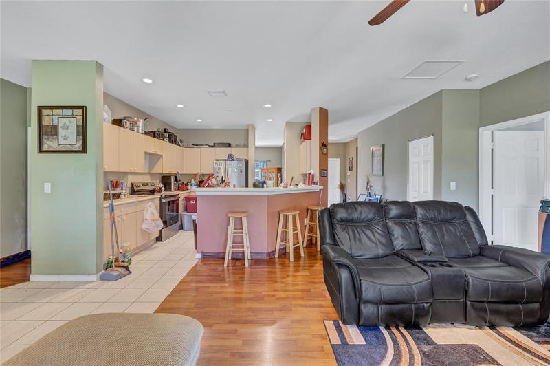 Image 18 of 22 For 2141 54th Ave